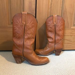 Frye Women’s Cowboy Boots!!